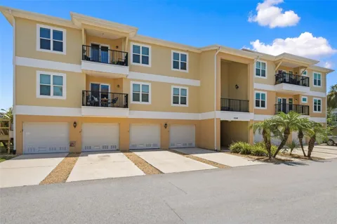 5064 ROYAL PALMS WAY #204