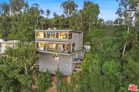 9416 Beverly Crest Drive