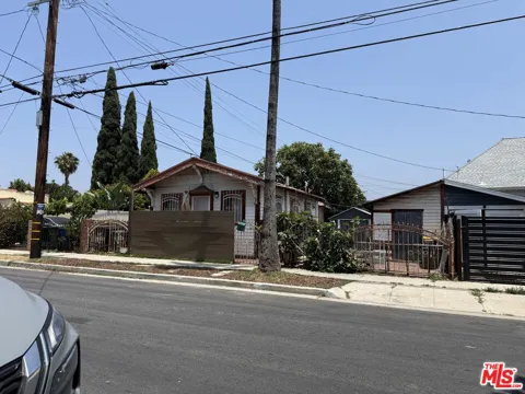 1537 Blake Avenue