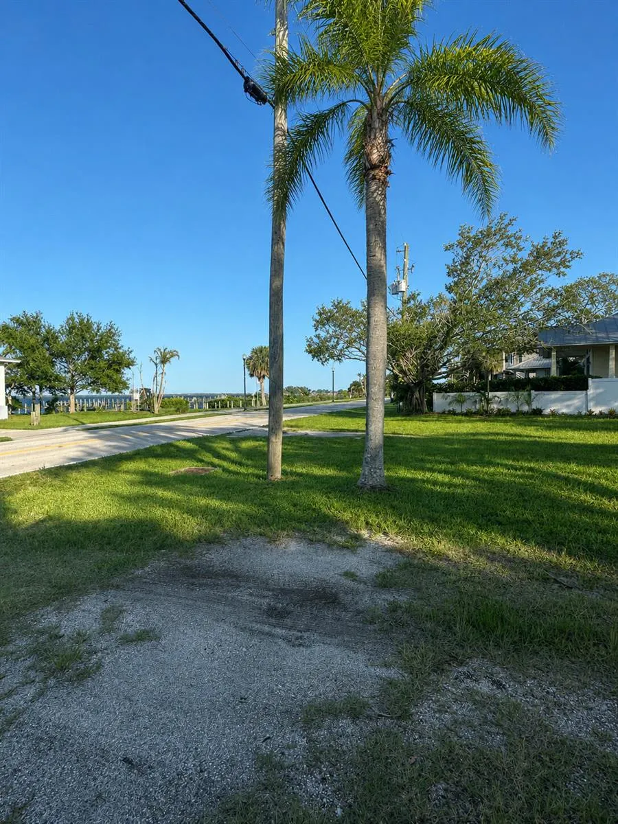 1026 Indian River Drive Sebastian, FL 32958