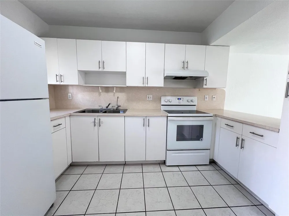 519 W 68th Street #4 Hialeah, FL 33014