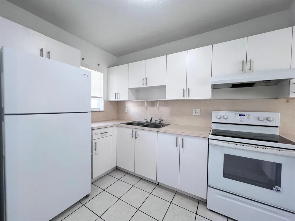 519 W 68th Street #4 Hialeah, FL 33014