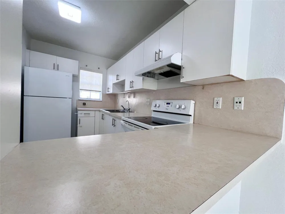 519 W 68th Street #4 Hialeah, FL 33014