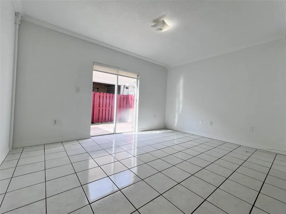 519 W 68th Street #4 Hialeah, FL 33014