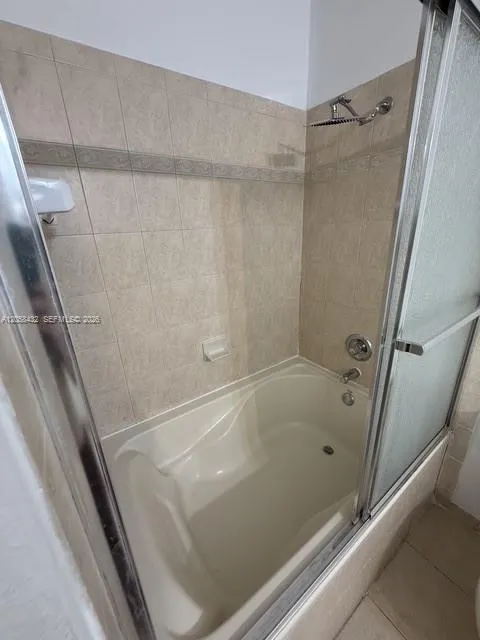 11419 NW 76th Ter Doral, FL 33178