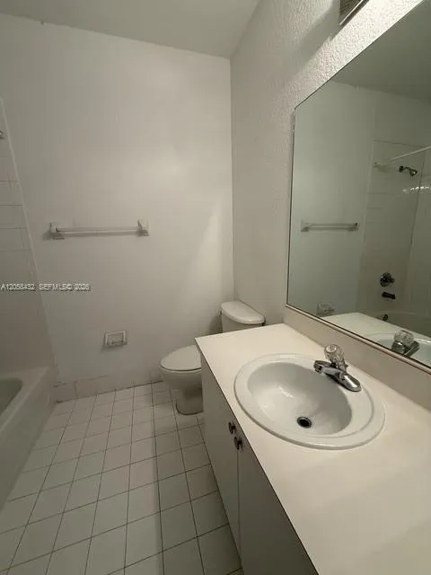 11419 NW 76th Ter Doral, FL 33178