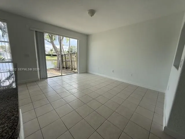 11419 NW 76th Ter Doral, FL 33178