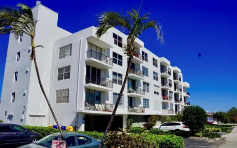 301 Croton Avenue #407