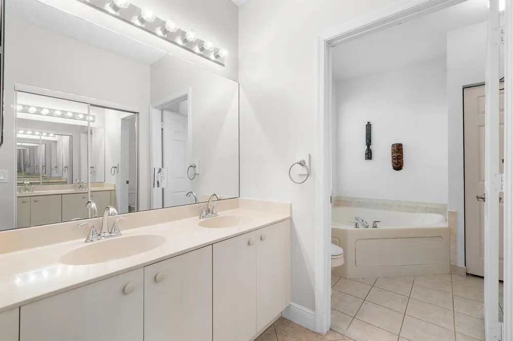 2473 S CORAL TRACE CIRCLE Delray Beach, FL 33445