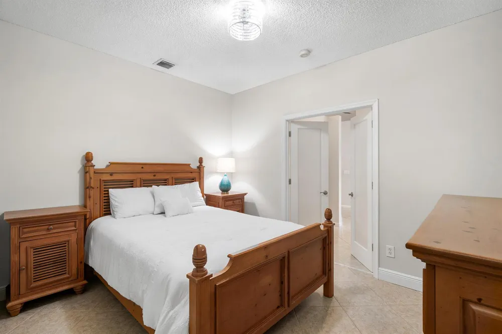 2473 S CORAL TRACE CIRCLE Delray Beach, FL 33445