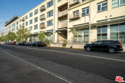 530 S Hewitt Street