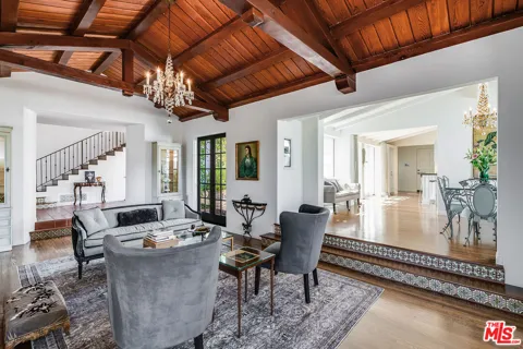 1046 Chautauqua Boulevard