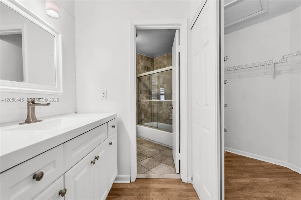 9005 W Sunrise Blvd #9005 Plantation, FL 33322