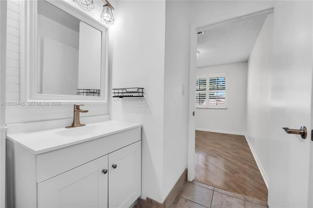 9005 W Sunrise Blvd #9005 Plantation, FL 33322