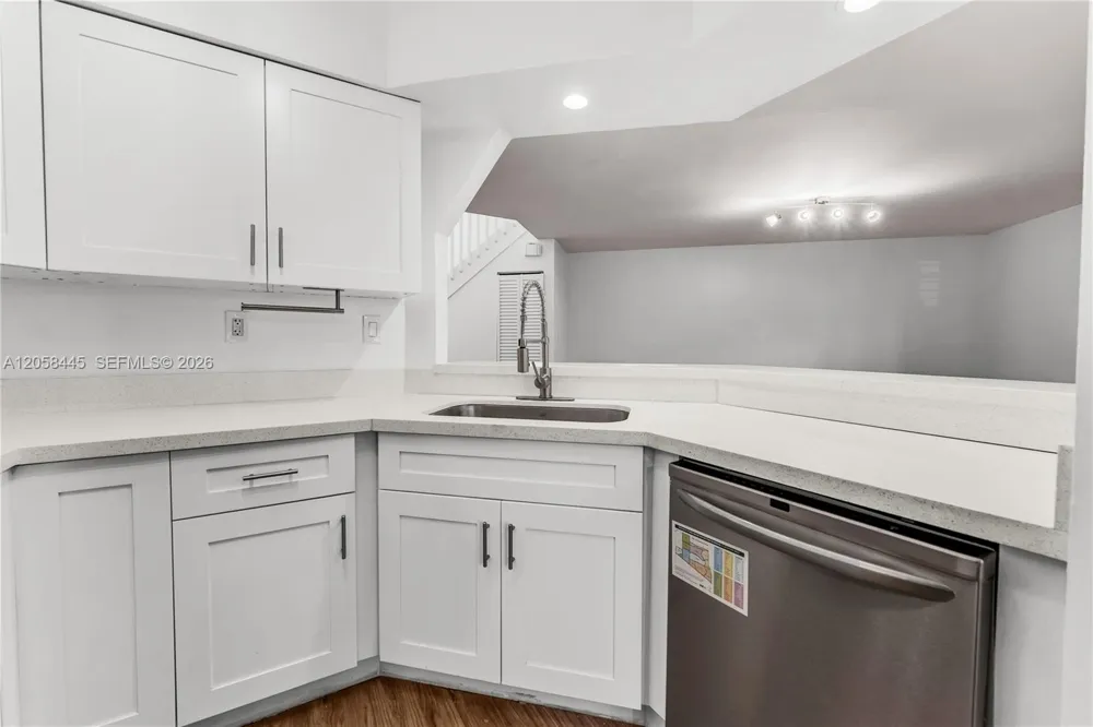 9005 W Sunrise Blvd #9005 Plantation, FL 33322
