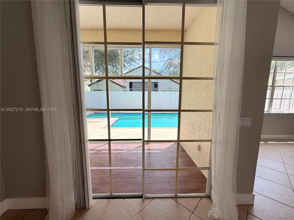300 Cameron Dr Weston, FL 33326