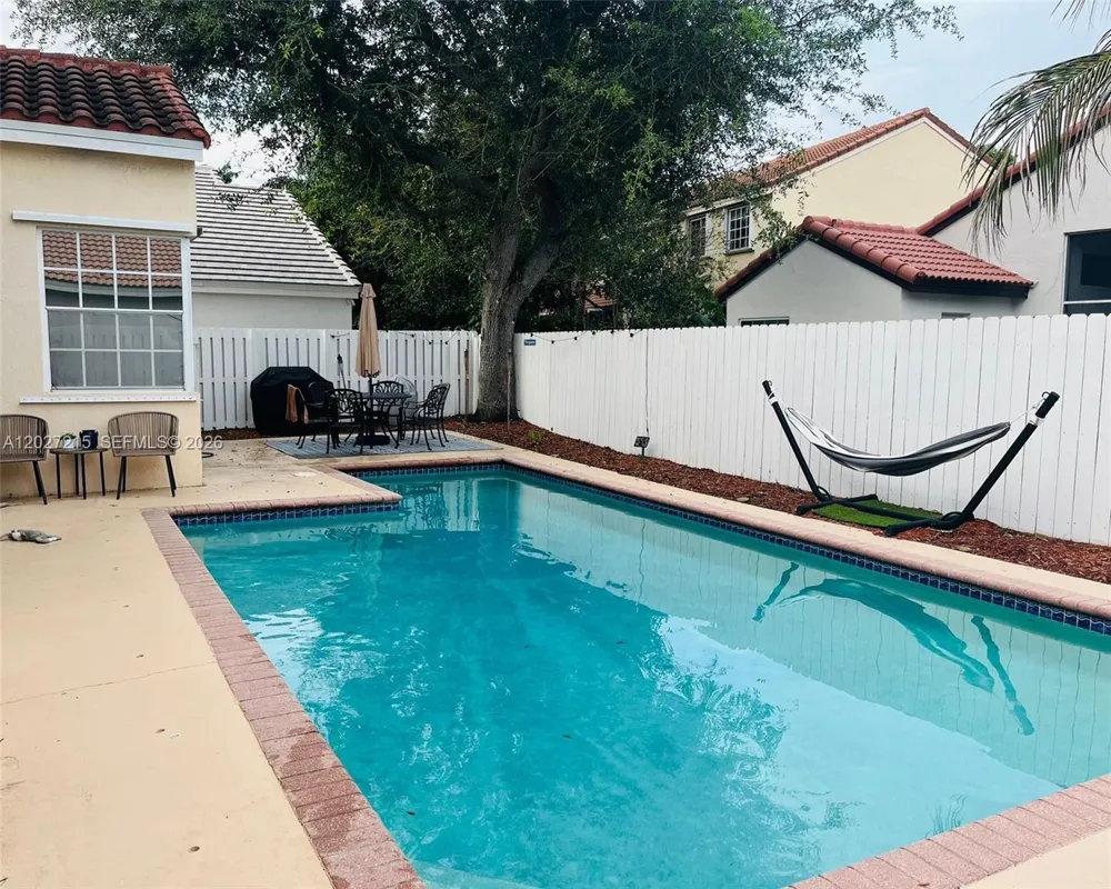 300 Cameron Dr Weston, FL 33326