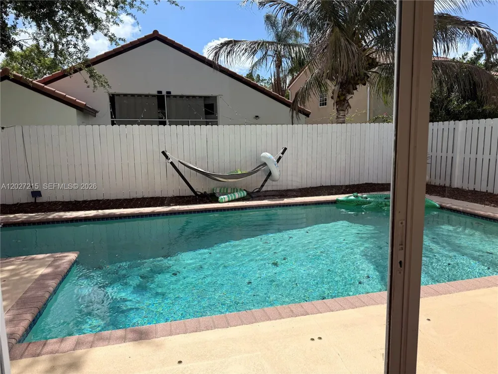 300 Cameron Dr Weston, FL 33326