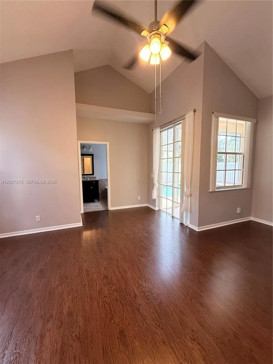 300 Cameron Dr Weston, FL 33326