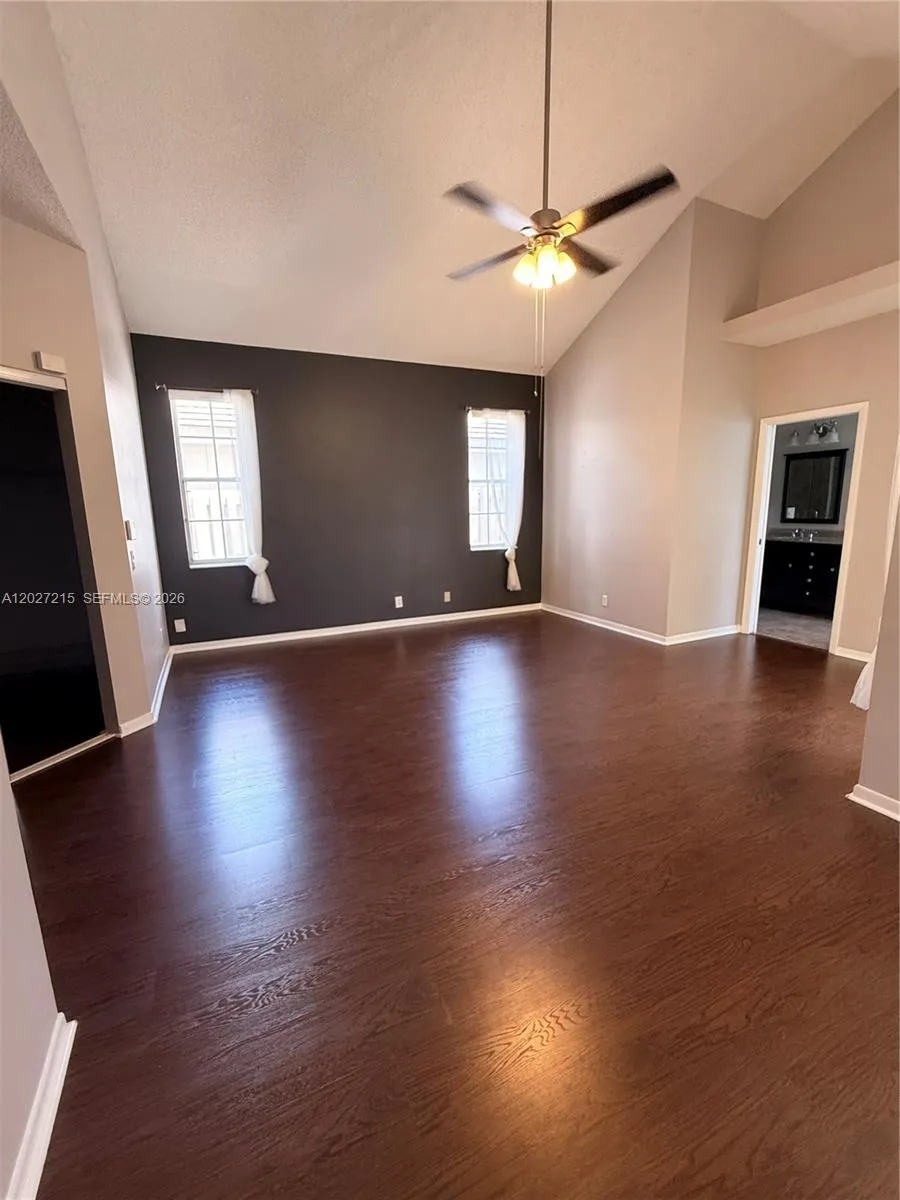 300 Cameron Dr Weston, FL 33326
