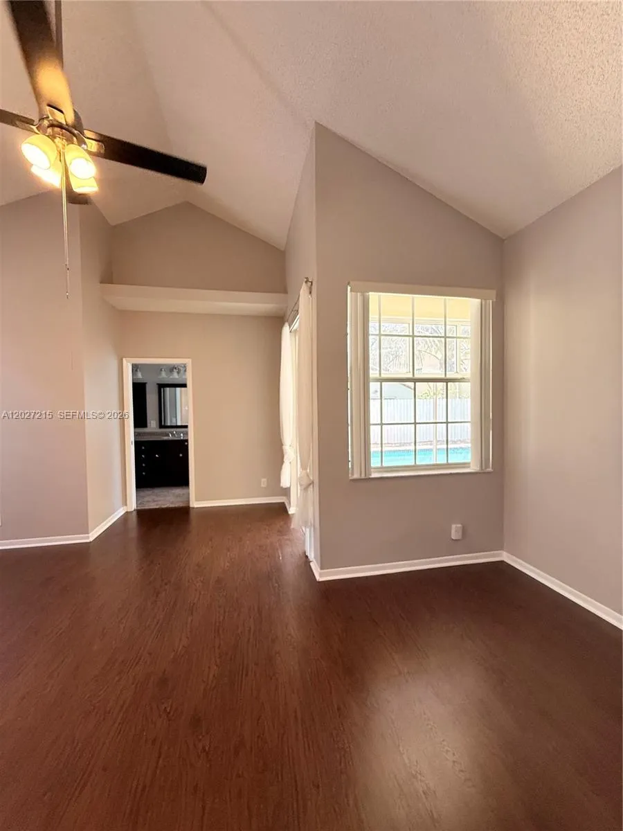 300 Cameron Dr Weston, FL 33326
