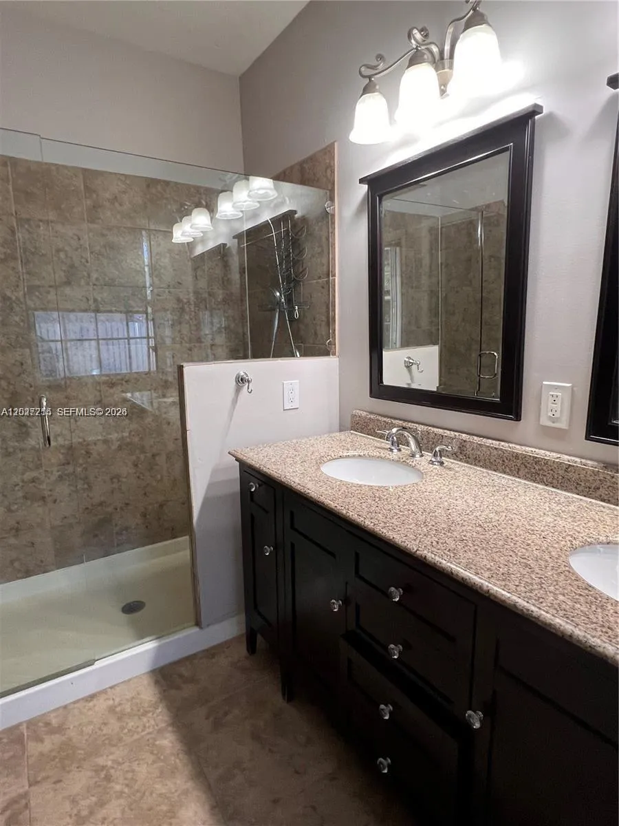 300 Cameron Dr Weston, FL 33326