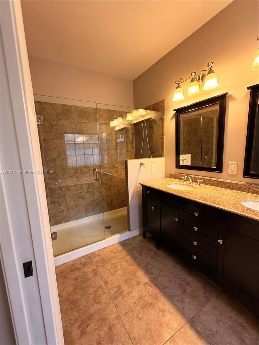 300 Cameron Dr Weston, FL 33326