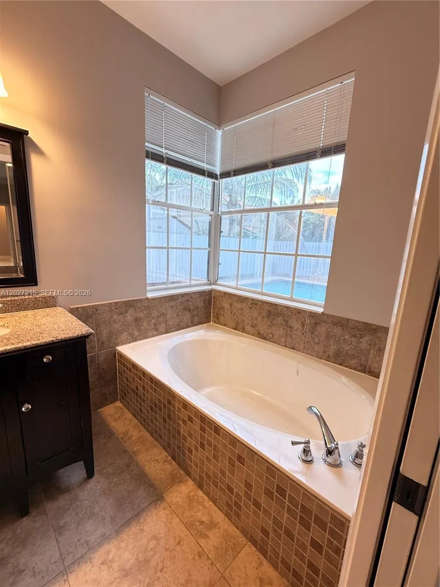 300 Cameron Dr Weston, FL 33326