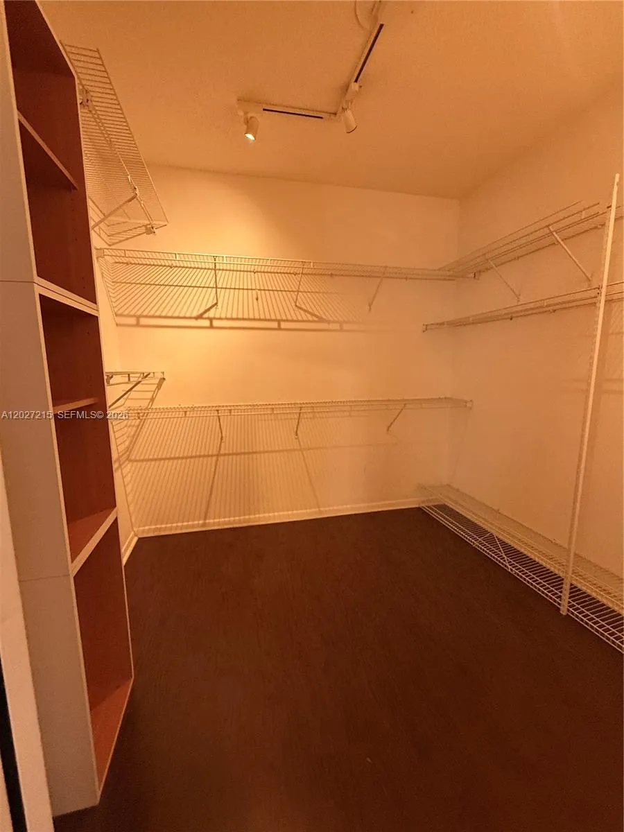 300 Cameron Dr Weston, FL 33326