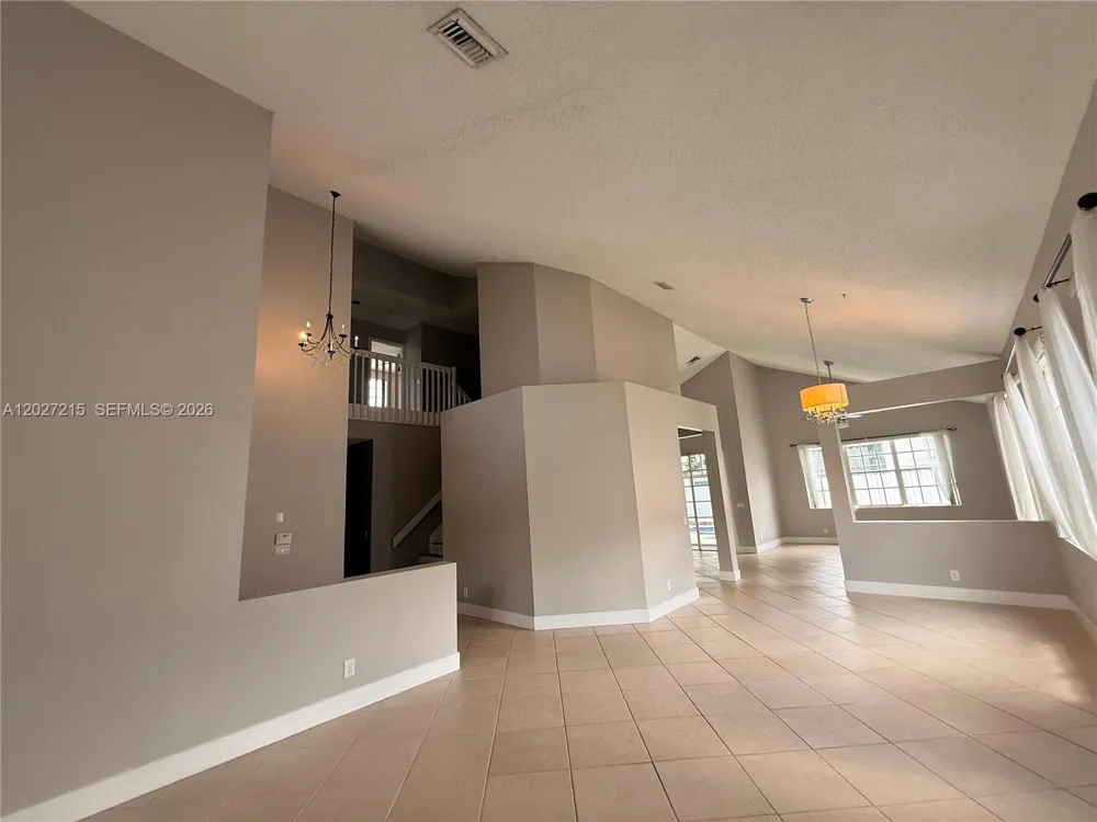 300 Cameron Dr Weston, FL 33326