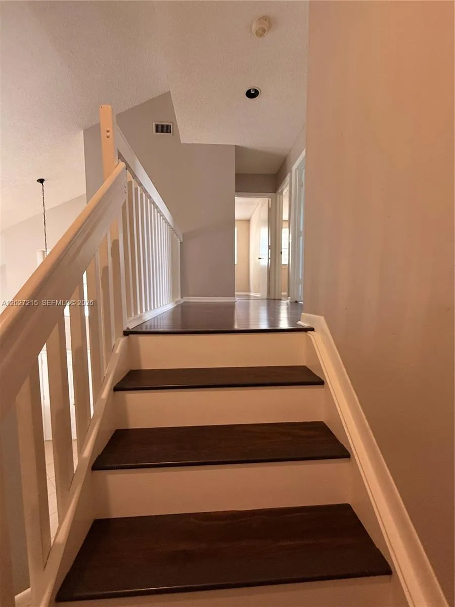 300 Cameron Dr Weston, FL 33326