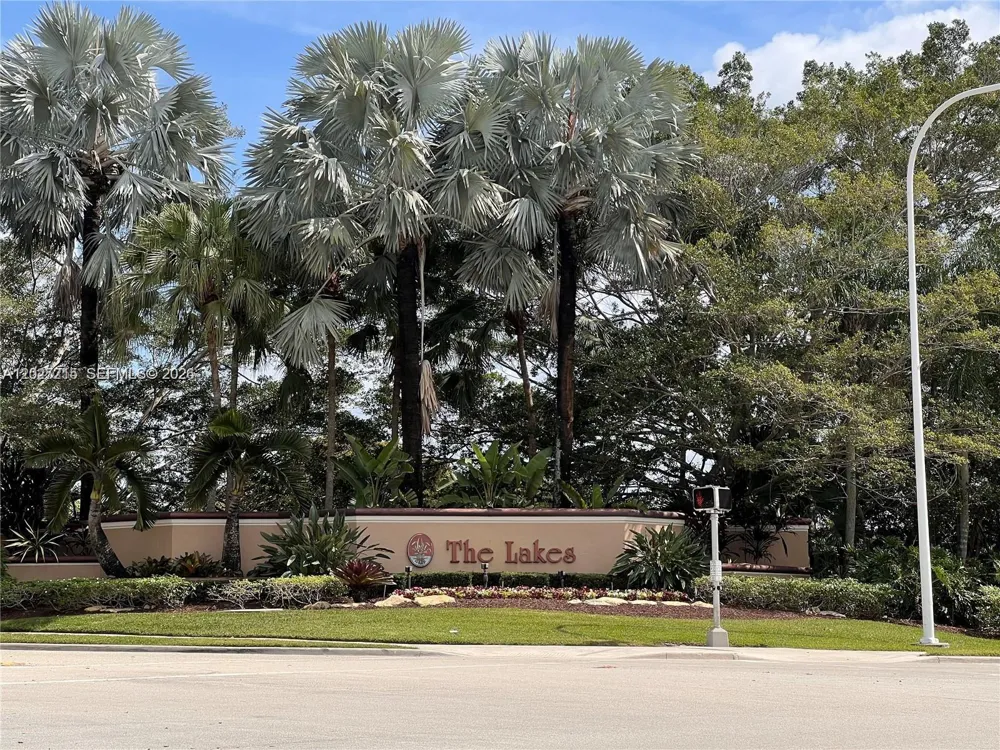 300 Cameron Dr Weston, FL 33326