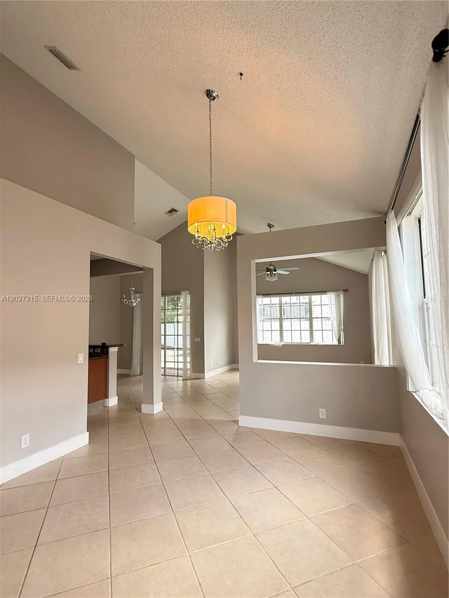 300 Cameron Dr Weston, FL 33326