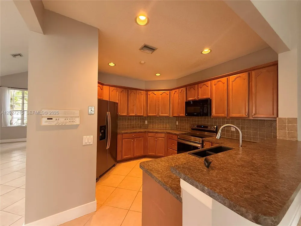 300 Cameron Dr Weston, FL 33326