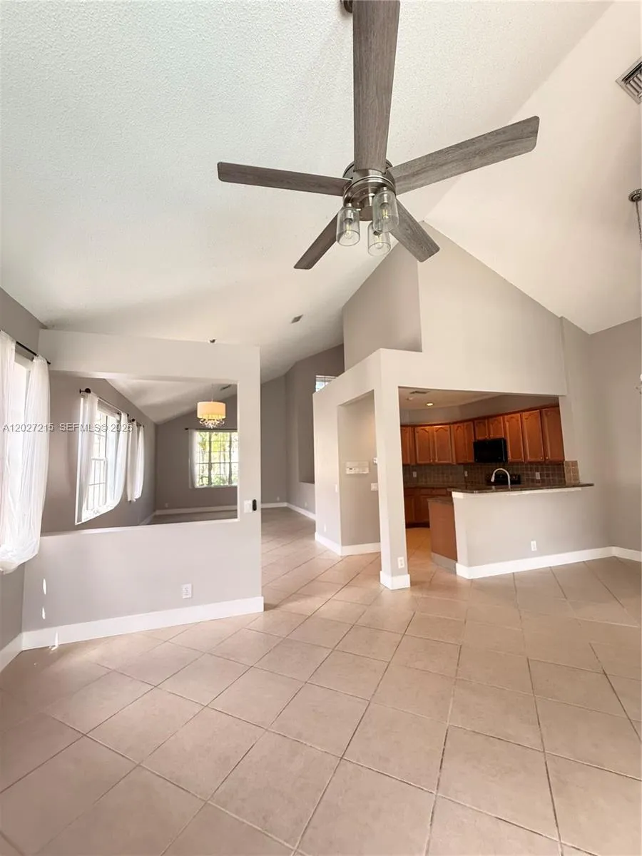 300 Cameron Dr Weston, FL 33326