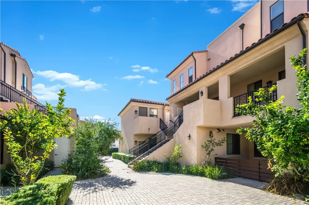 8951 Monte Vista Ave Montclair, CA 91763
