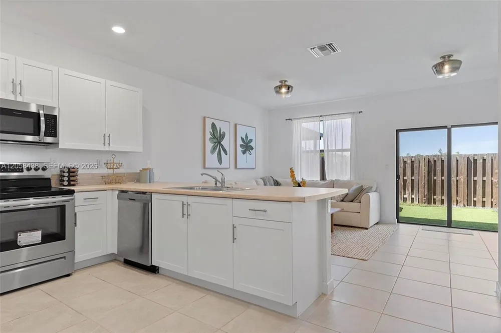 10085 SW 228th Ter Miami, FL 33190