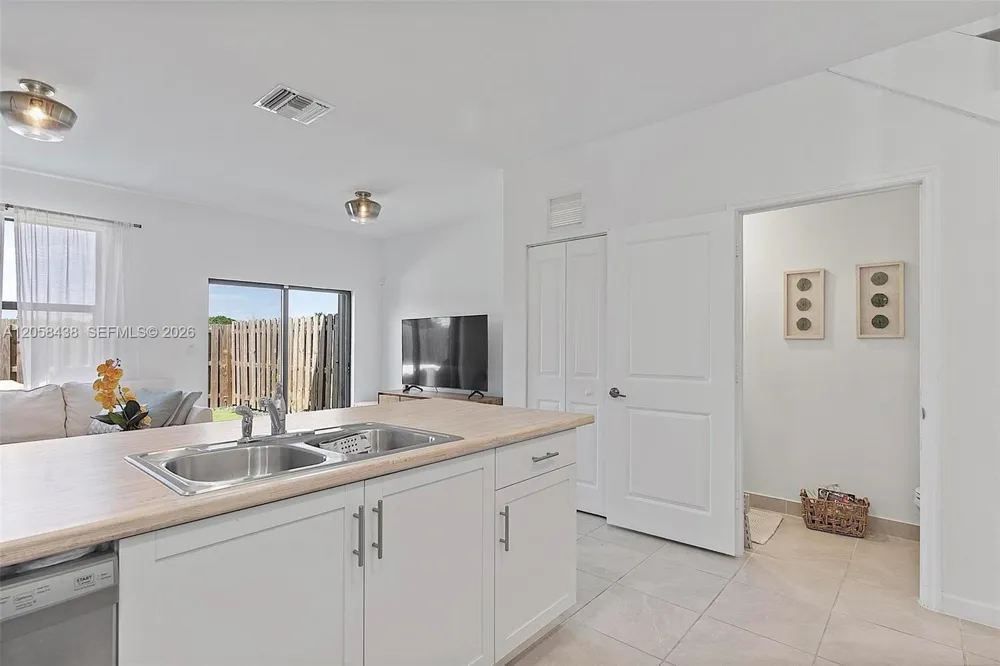 10085 SW 228th Ter Miami, FL 33190