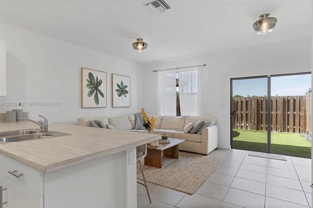 10085 SW 228th Ter Miami, FL 33190