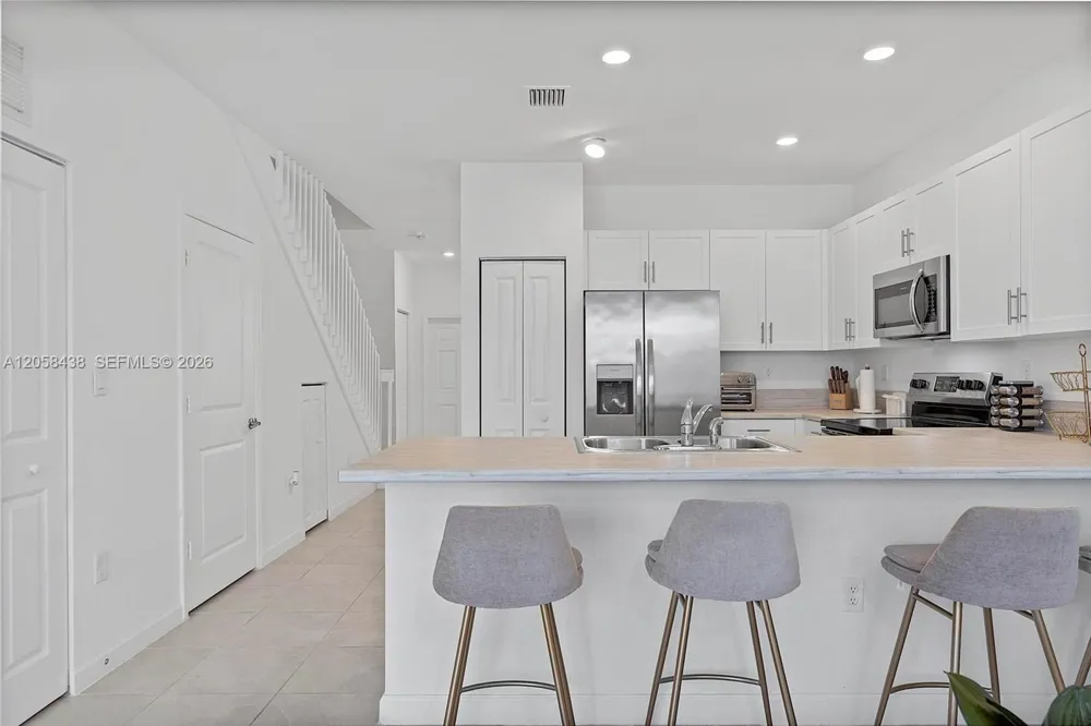 10085 SW 228th Ter Miami, FL 33190