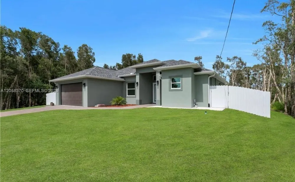 4205 NORA Lehigh Acres, FL 33976