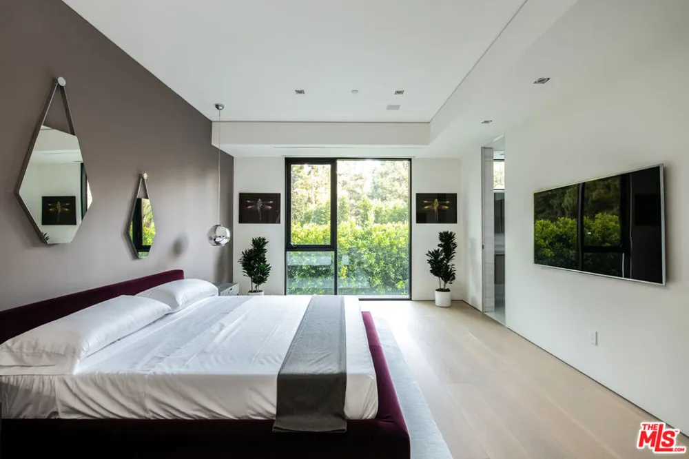 1231 Lago Vista Drive Beverly Hills, CA 90210