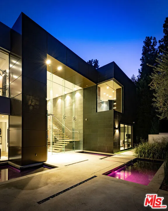 1231 Lago Vista Drive Beverly Hills, CA 90210
