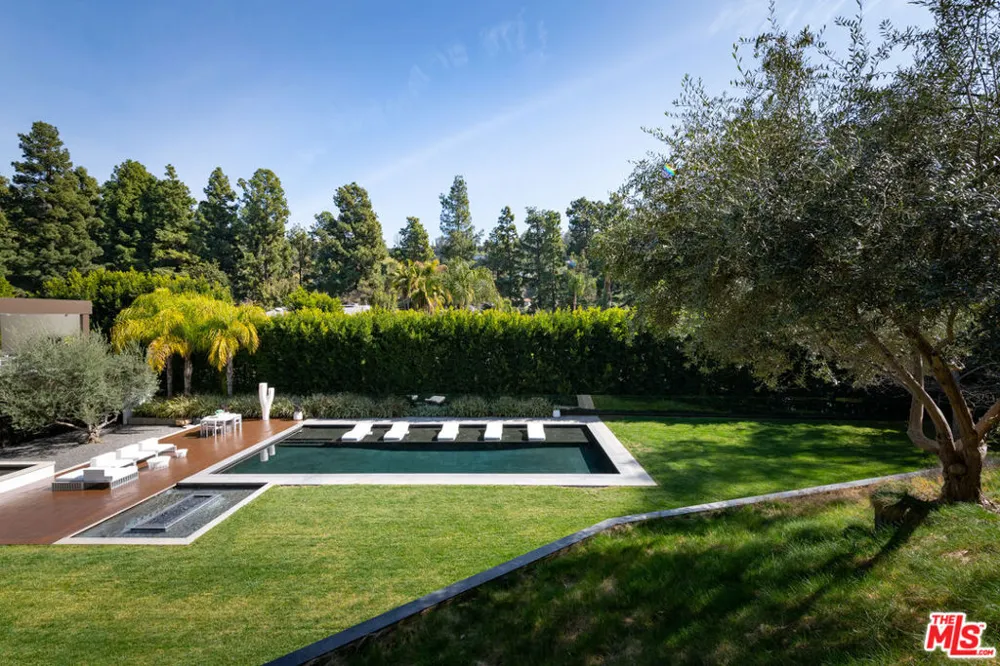 1231 Lago Vista Drive Beverly Hills, CA 90210