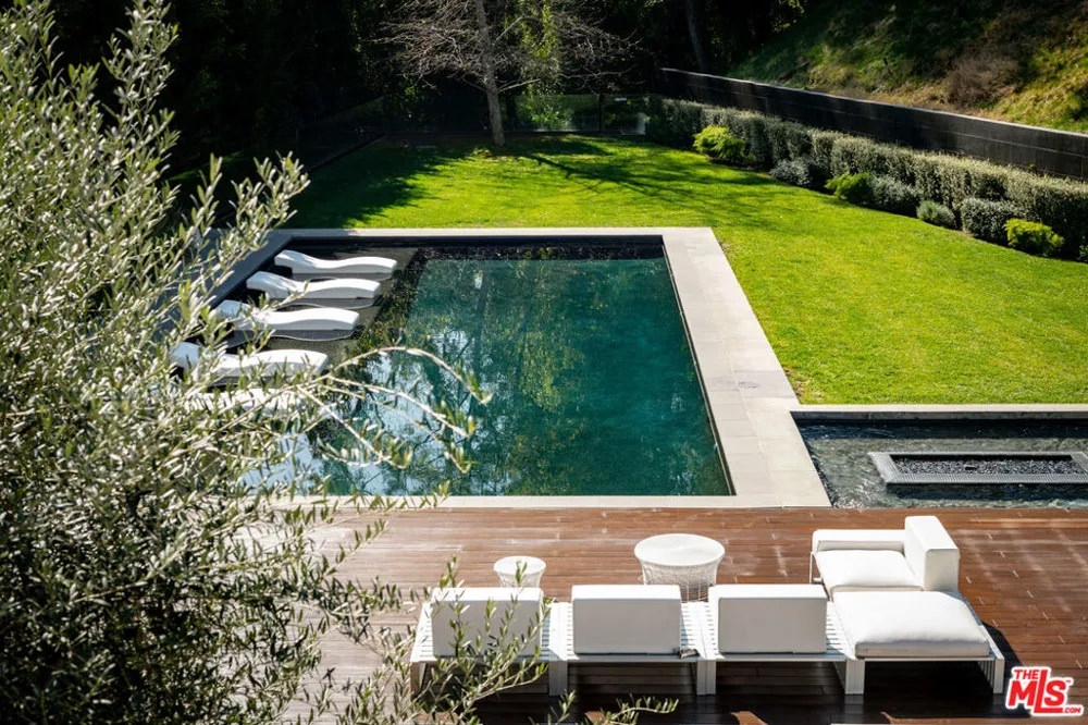 1231 Lago Vista Drive Beverly Hills, CA 90210