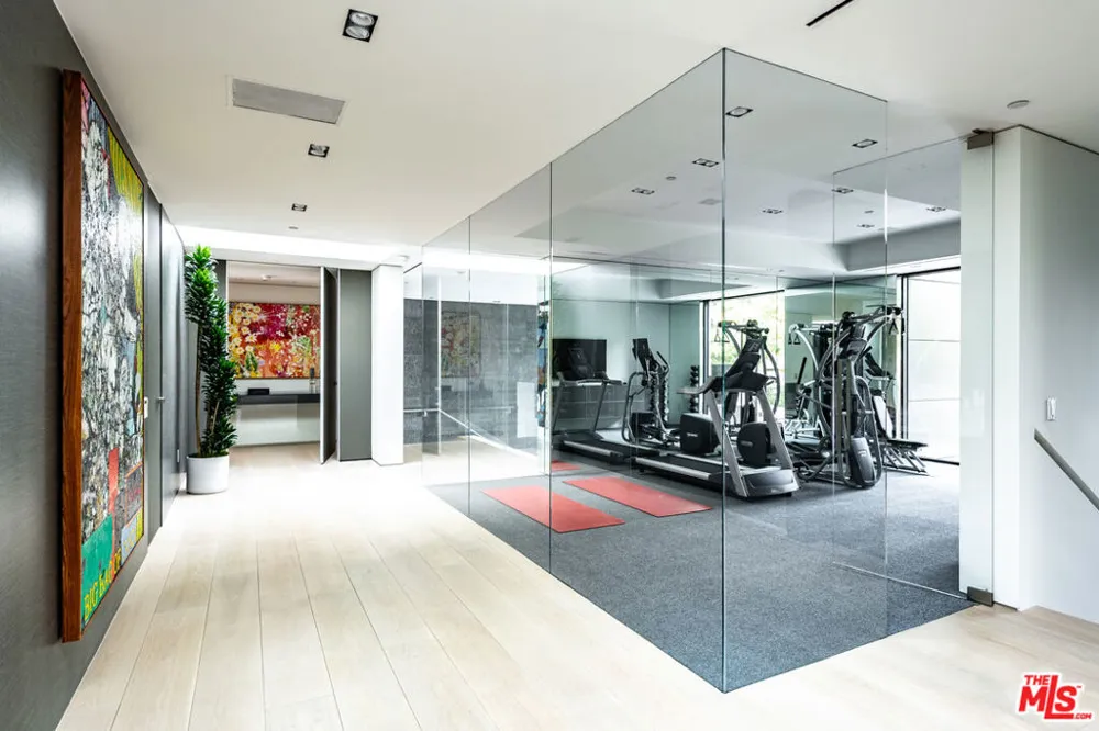 1231 Lago Vista Drive Beverly Hills, CA 90210