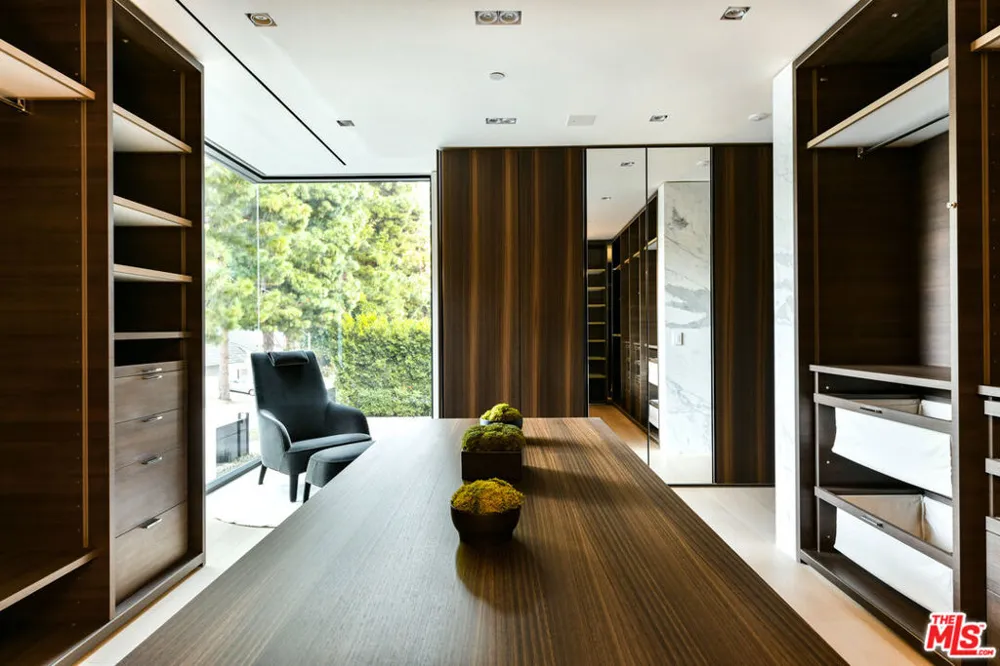 1231 Lago Vista Drive Beverly Hills, CA 90210