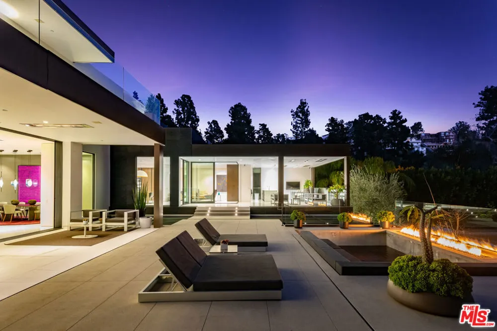 1231 Lago Vista Drive Beverly Hills, CA 90210
