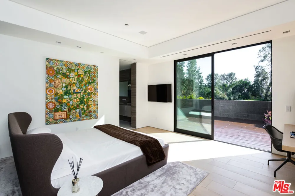 1231 Lago Vista Drive Beverly Hills, CA 90210