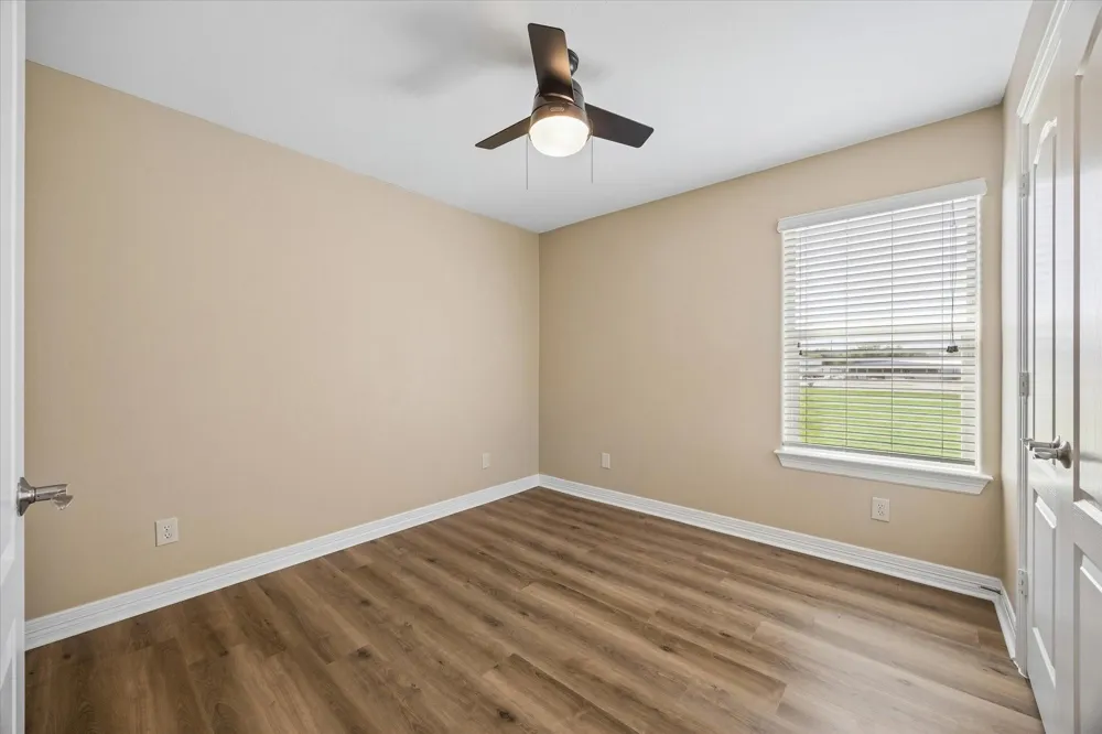 1717 Eagle Lake Road Sealy, TX 77474